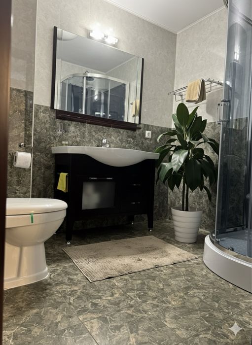 Inchiriez apartament in centrul istoric cu parcare regim hotelier