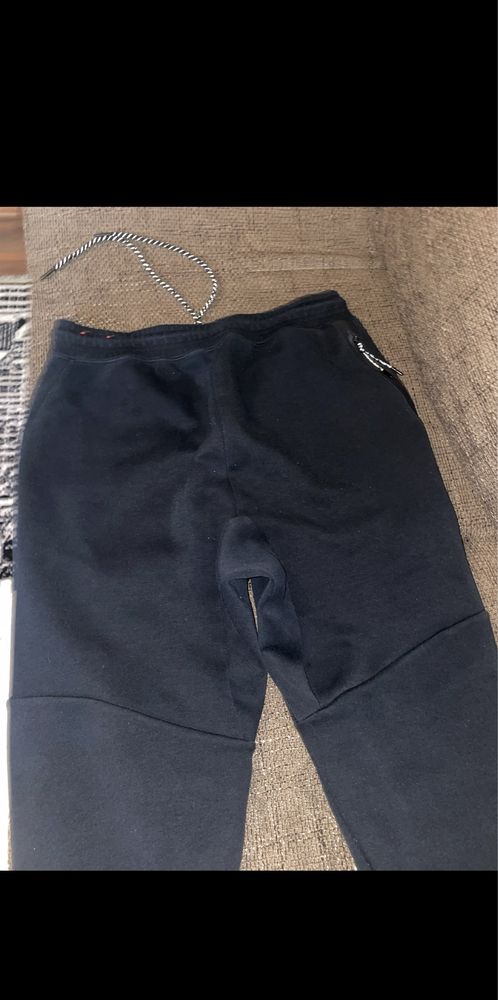 pantaloni nike tech fleece negri (nu jordan,vapormax,airforce,uptempo)