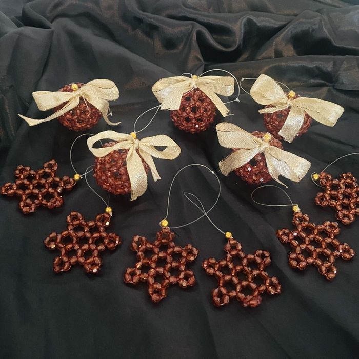 Globulete si stelute