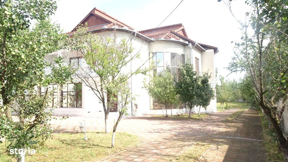 Vand casa de locuit sau pentru pensiune Deva, 22 Decembrie, S+P+1+M,