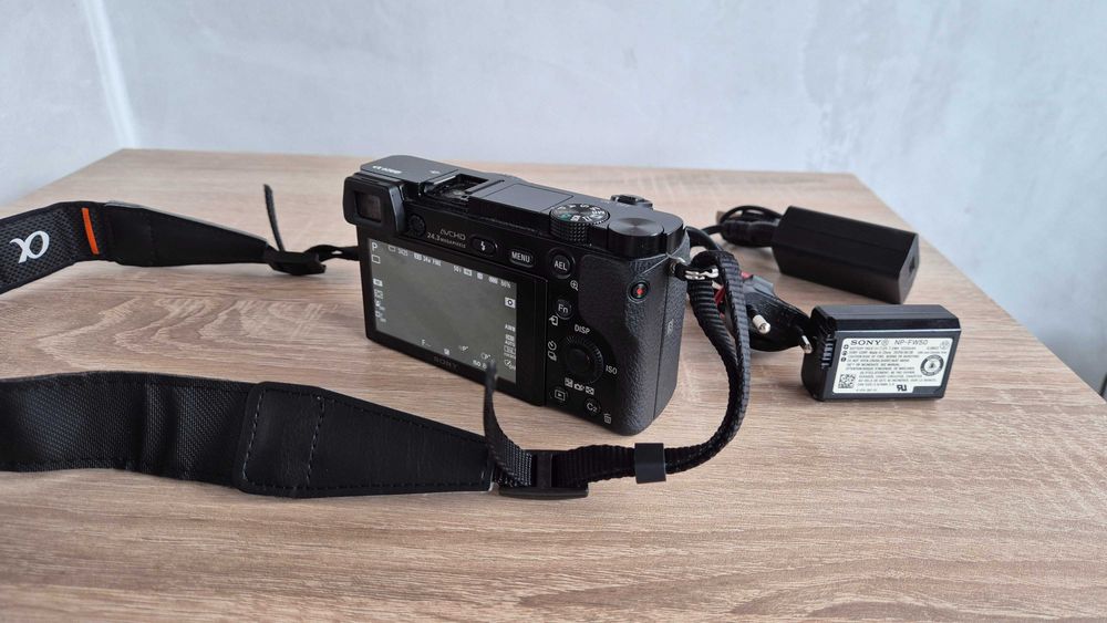 Sony Alpha 6000 ILCE-A6000L
