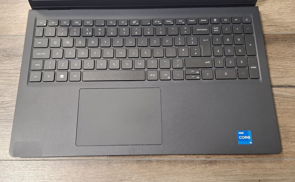 15,6 " Dell Vostro | 3520 I5 1235U | 16GB | 256 SSD |