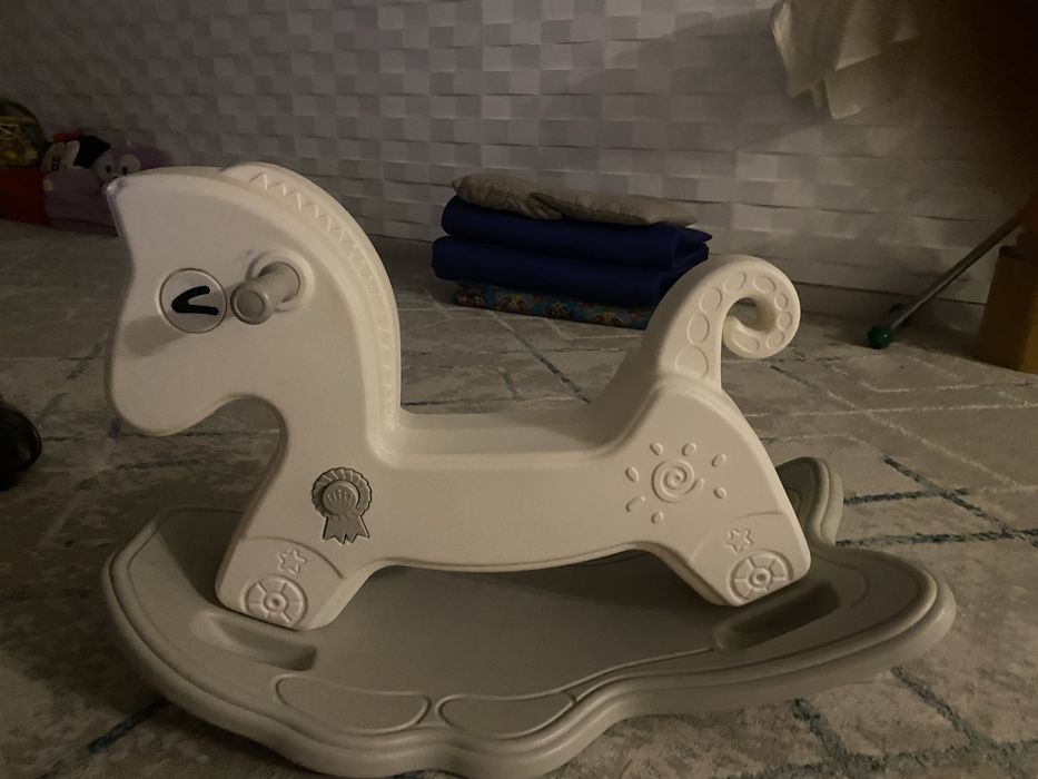 Качалка лошадка в отличном состоянии всего 10000