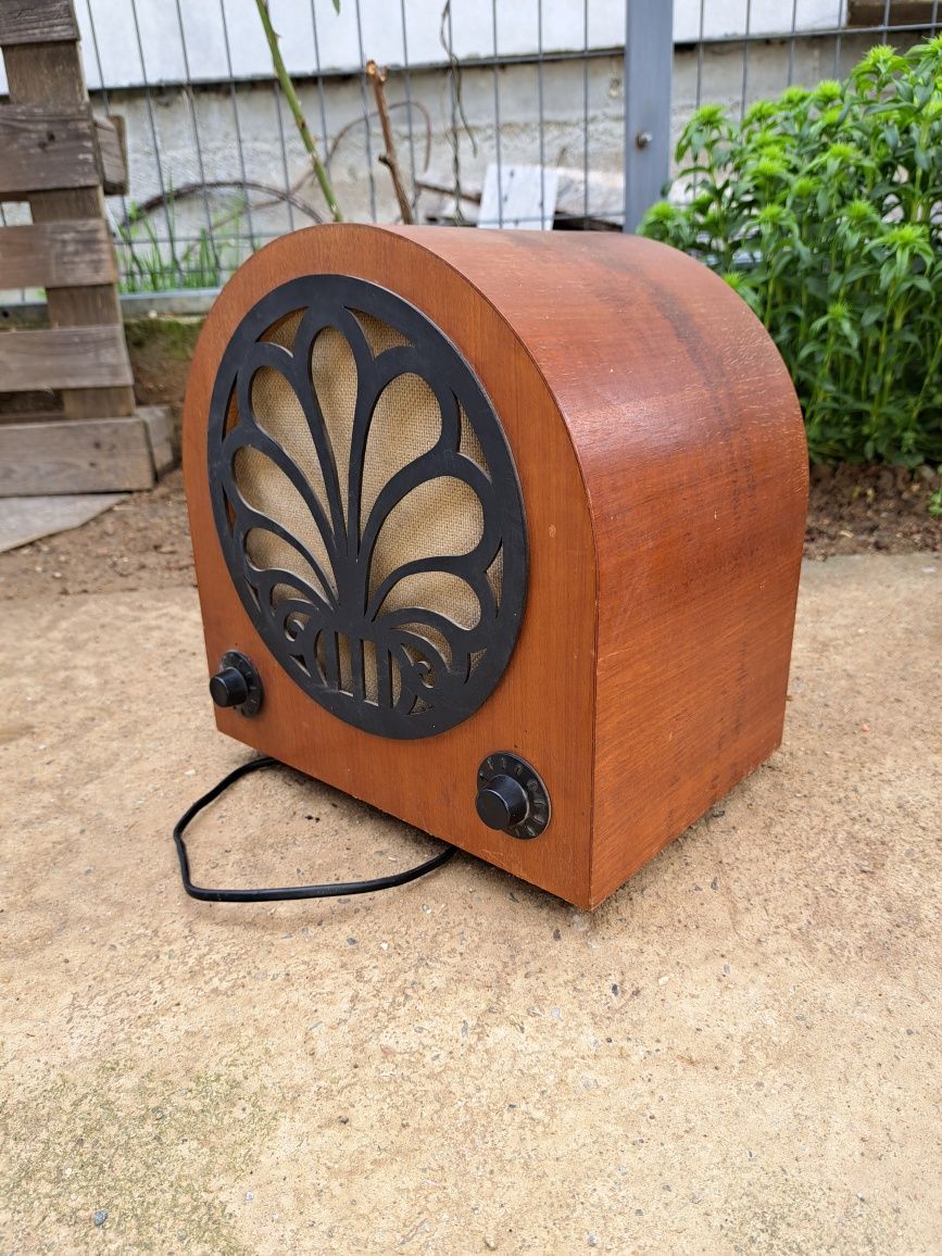 Radio vechi de colectie functional .