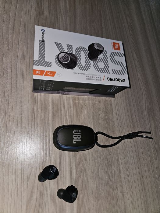 Беспроводные наушники JBL