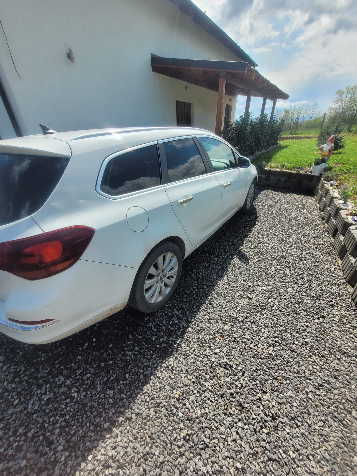Vând Opel Astra J sport tourer