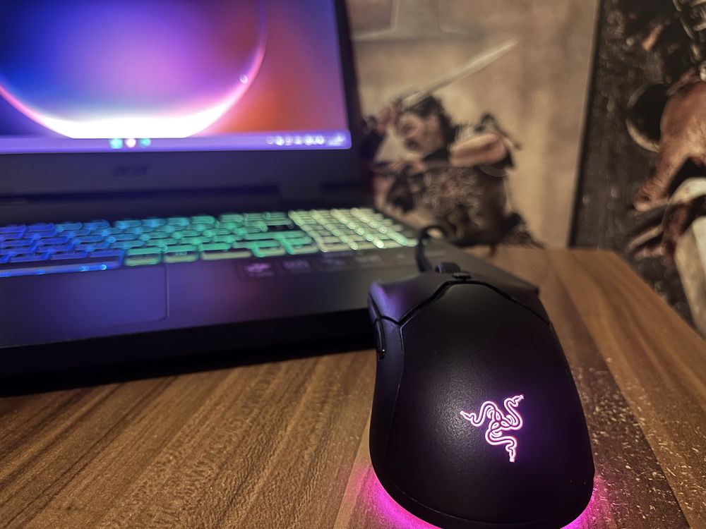 Acer Nitro 15.6" i7 RTX 4060 (като нов) + Razer Viper Mini + стойка