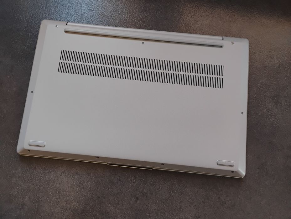 Laptop Lenovo - Ryzen 7 - 4000serie - vega 6 - 16GB