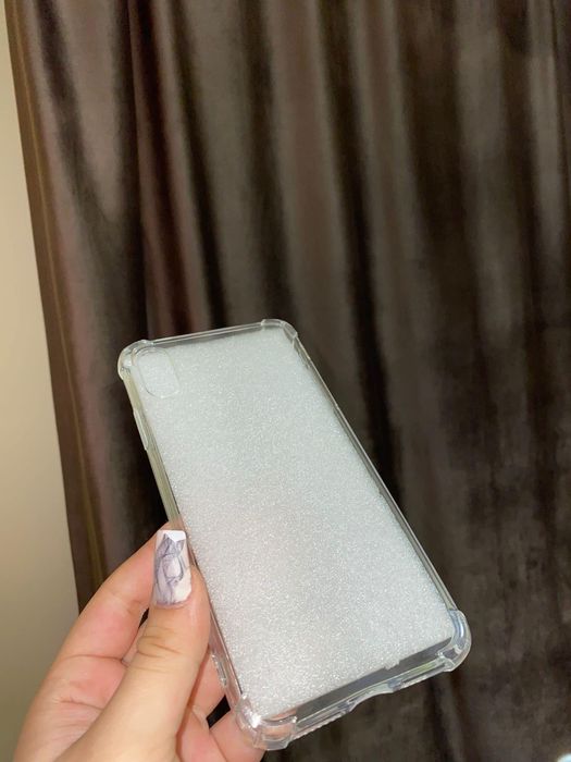 Huse Iphone 11 Pro Max si o Husa Iphone XS Max