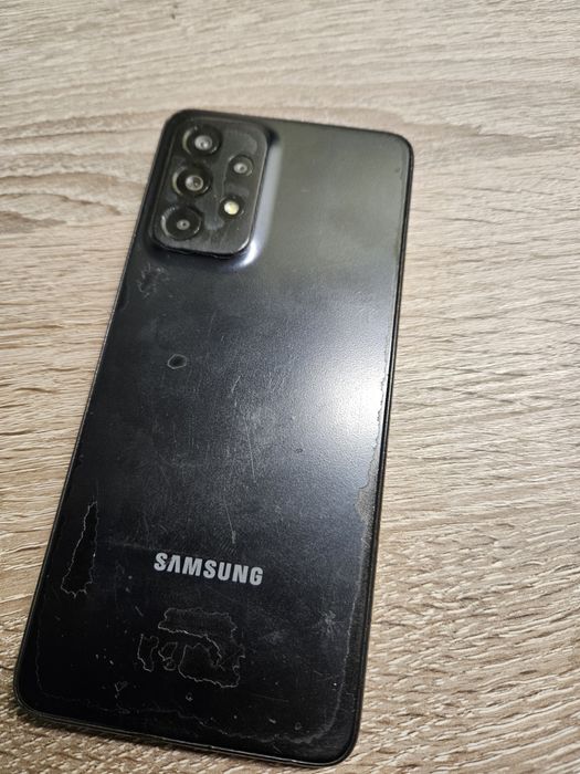 Samsung A33 folosit cu probleme estetice
