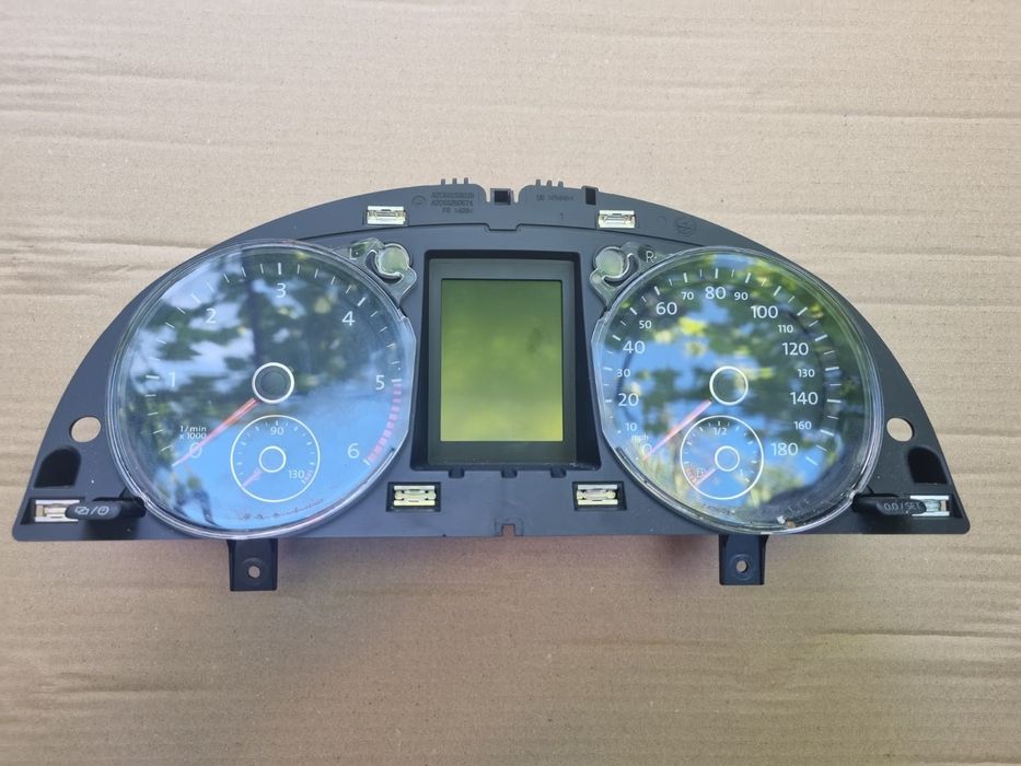 Ceasuri bord Passat B7 CC UK