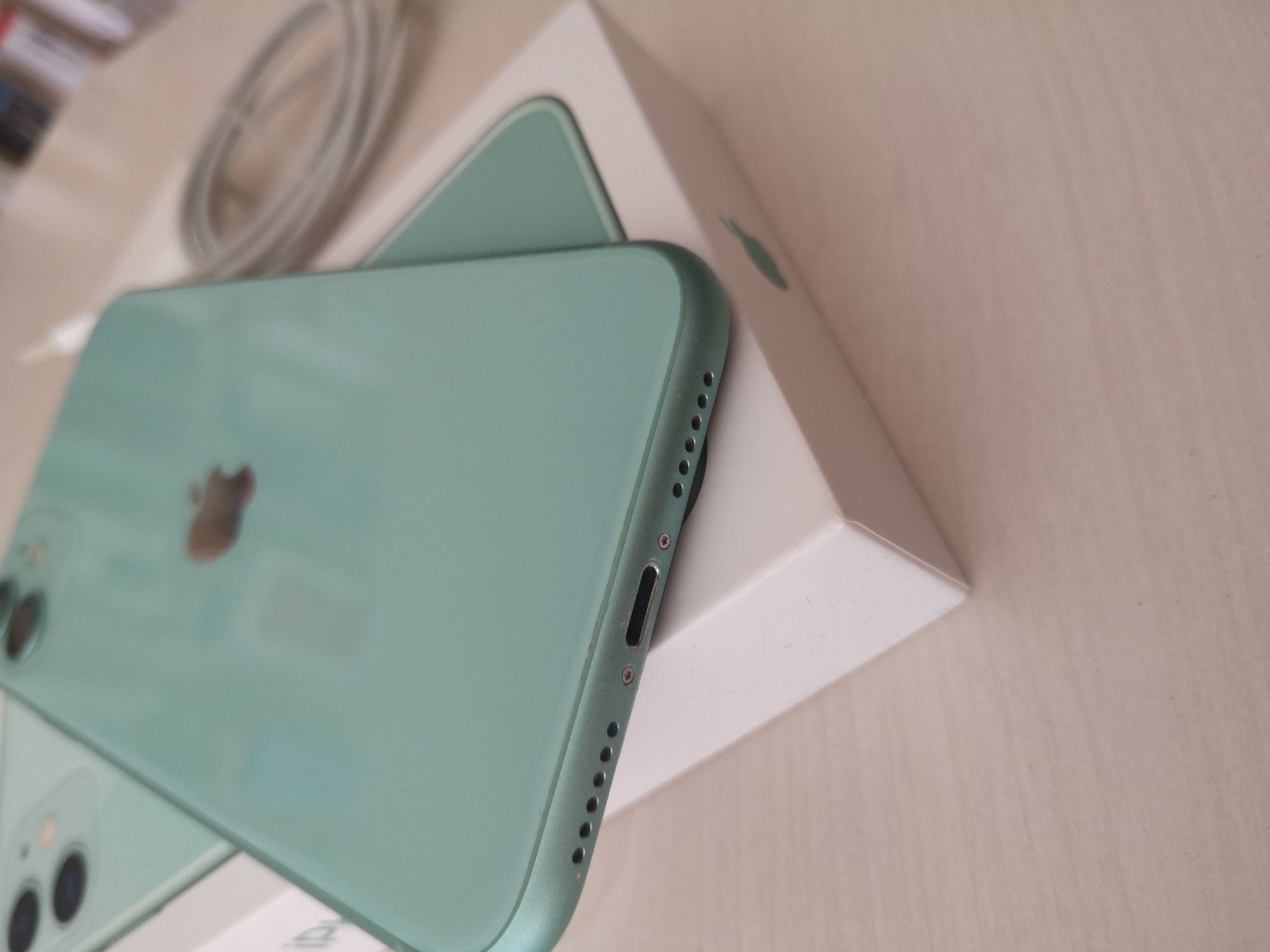 Iphone 11-128gb Green /100 %Battery health