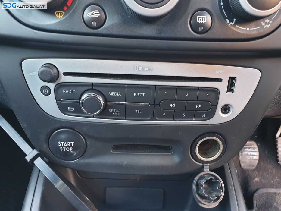 Radio CD Player cu MP3 si USB Renault Megane 3 2008 - 2015 [C3420]