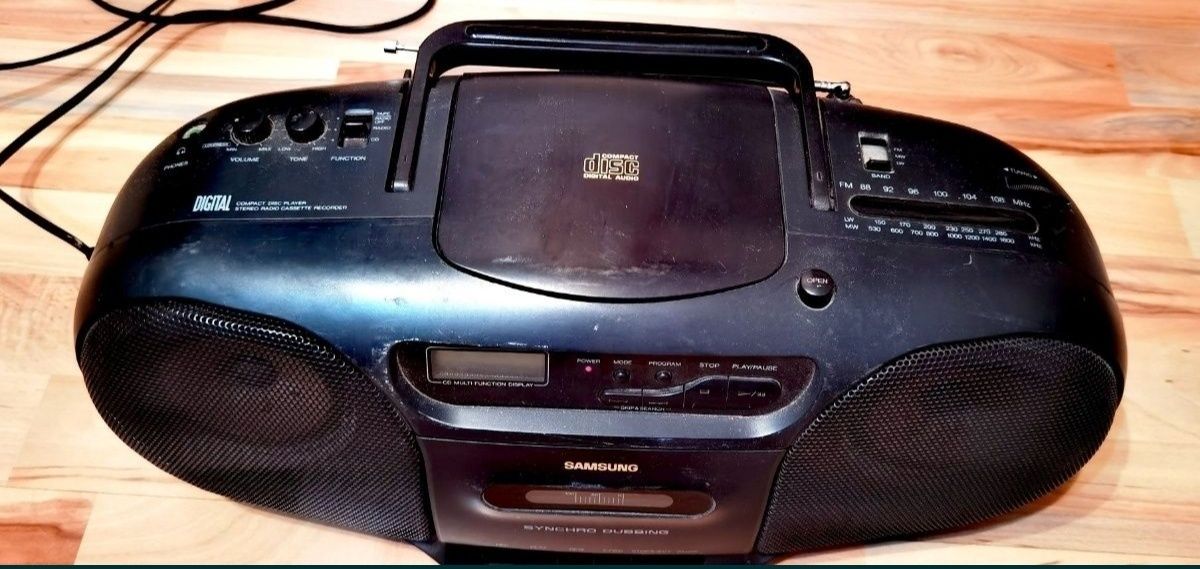 Radio casetofon cu CD Samsung retro vintage de colecție anii 90