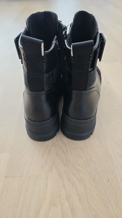 UGG Ghete platform din piele Sid