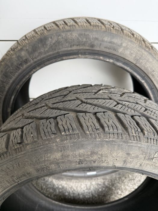 Зимни гумк 18 цола 245/40 в добро състояние,купувани са нови