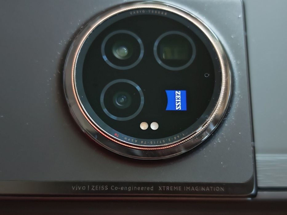 Vivo X Fold 3 Pro 16/512 глобален с български език