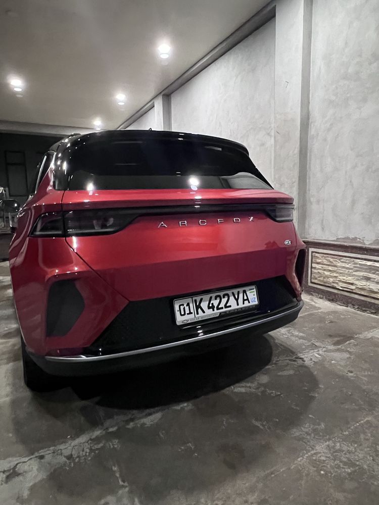 Arenda arcfox elektro mobil 653 suv