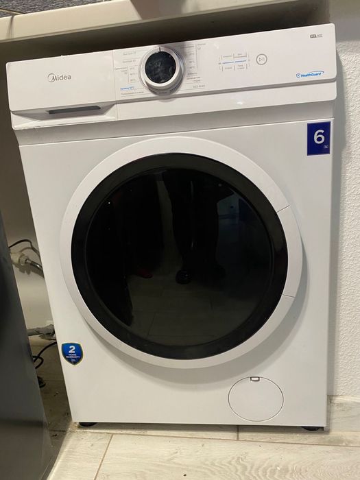 Продам стиральную машину Midea