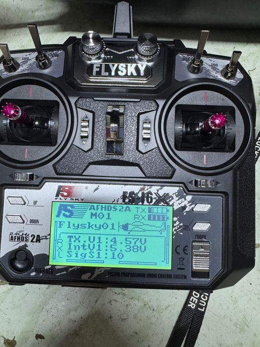 Лодка за захранка DAM със сонар