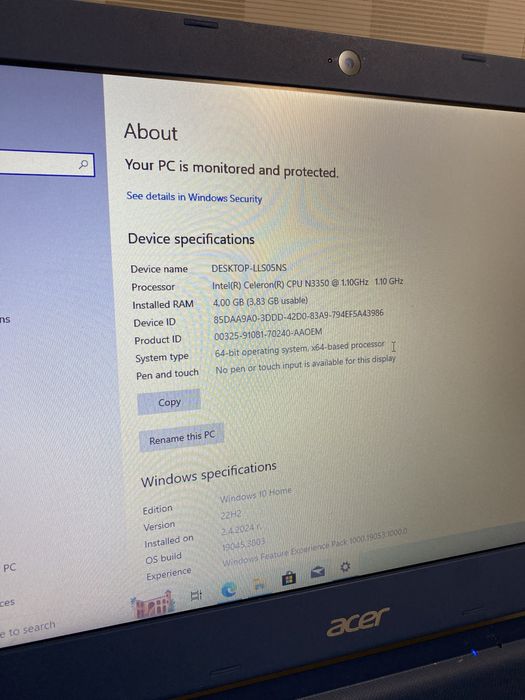 Лаптоп Acer Aspire ES1-132 с Windows 10