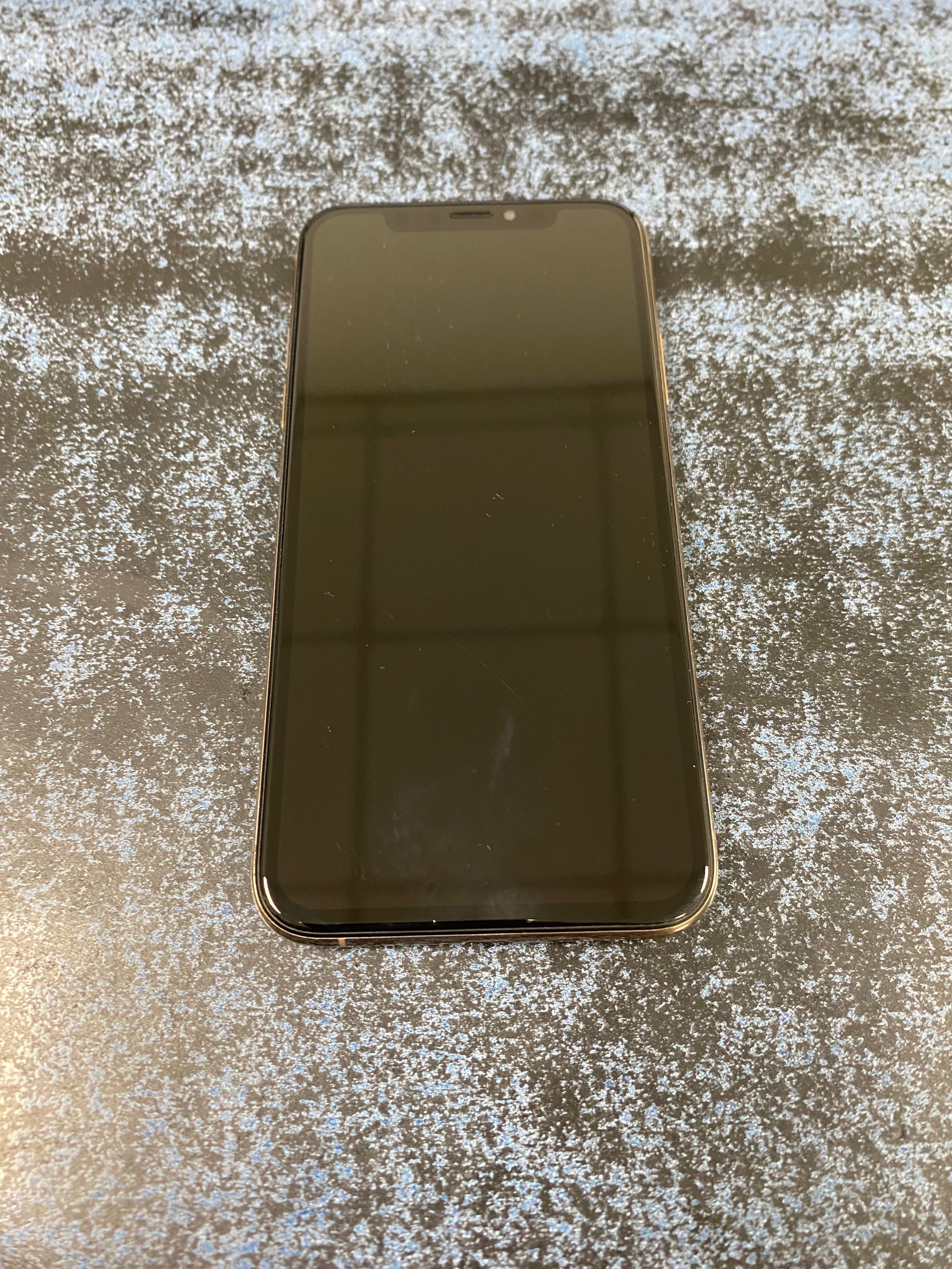 Vând iPhone XS,iPhone 11,IPhone 12