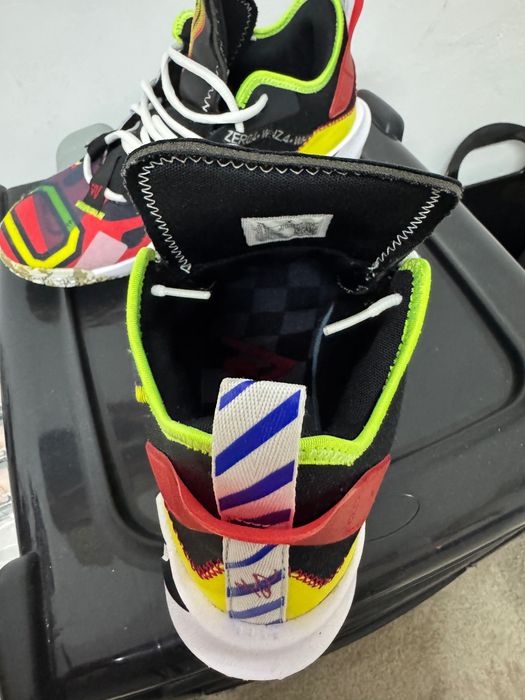 Vand Jordan , marimea 43 , pret 100 lei