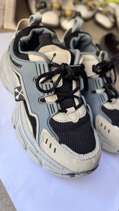 Кроссовки 36размер