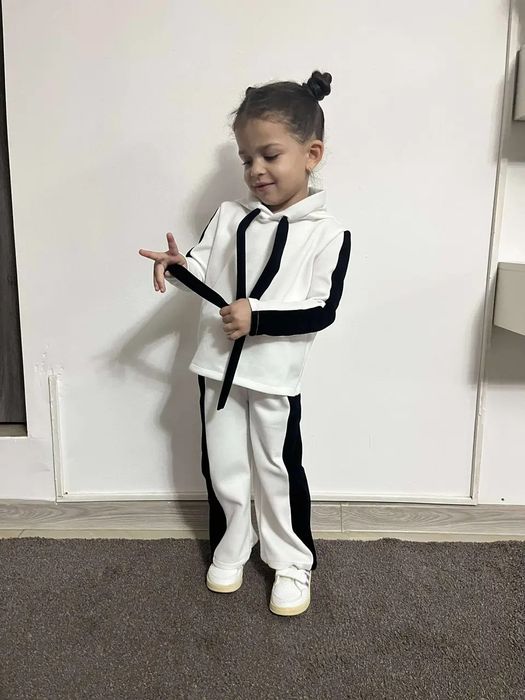 Compleu pentru fetițe