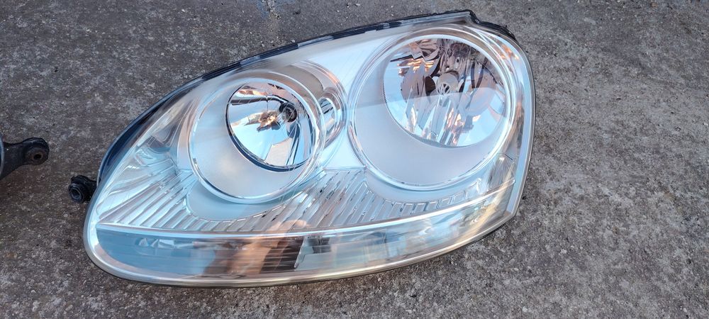 Голф 5 фарове Хела