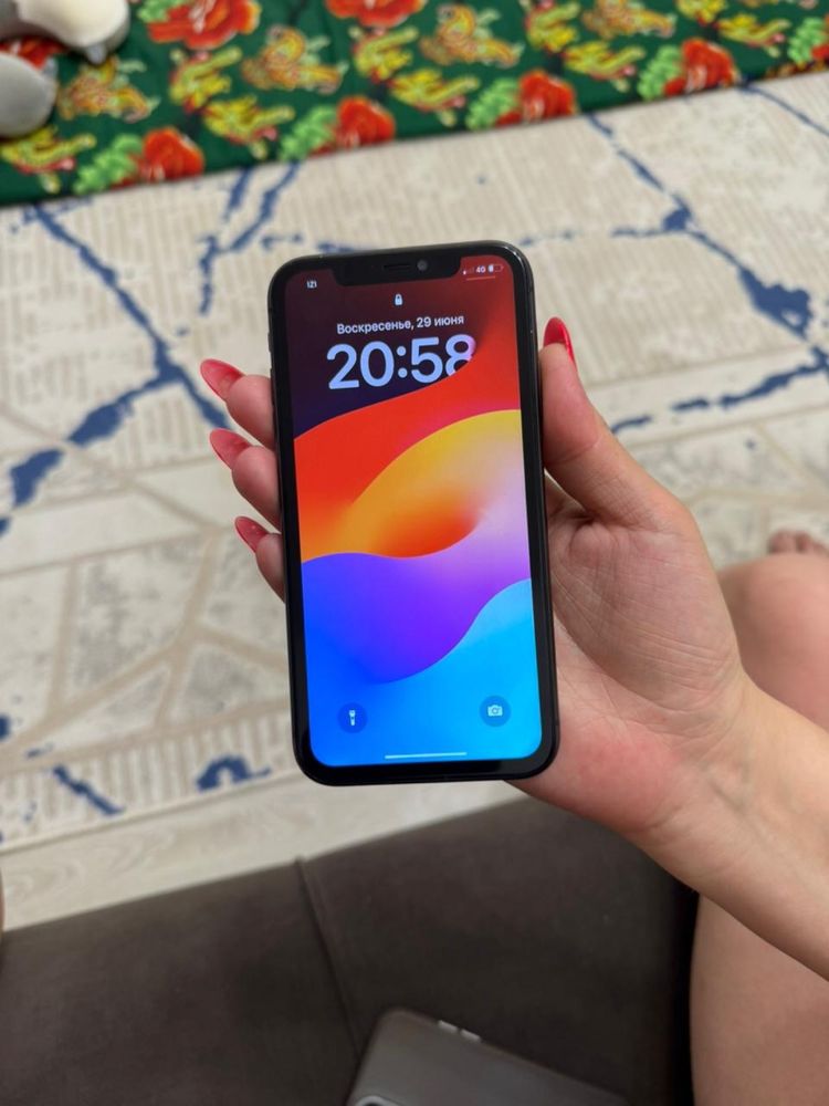срочно продам iPhone 11