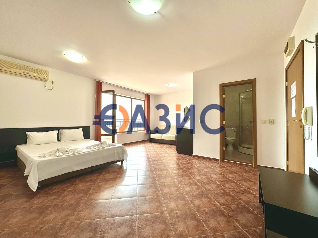 Продава се Едностаен апартамент в с. Кошарица, Област Бургас - 53 кв.м за 955 €/кв.м - Снимка #3