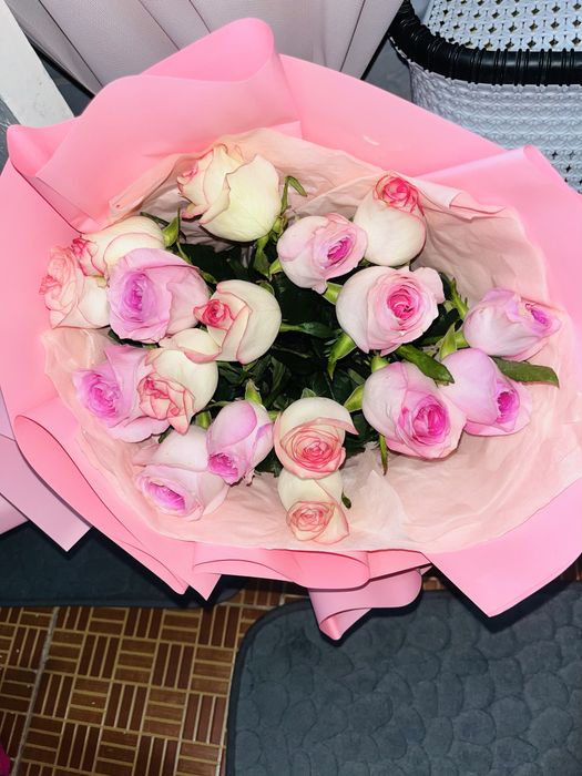 Роза розовая свежая