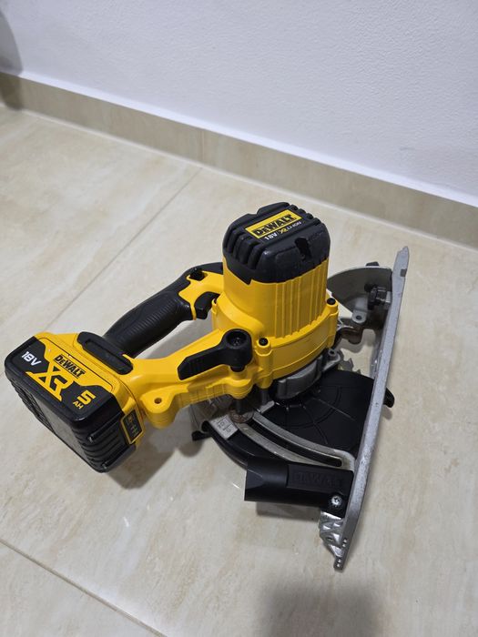 Circular Dewalt DCS 391