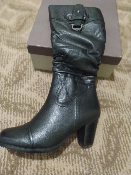 Женские зимние  сапоги  из  натуральной  кожи