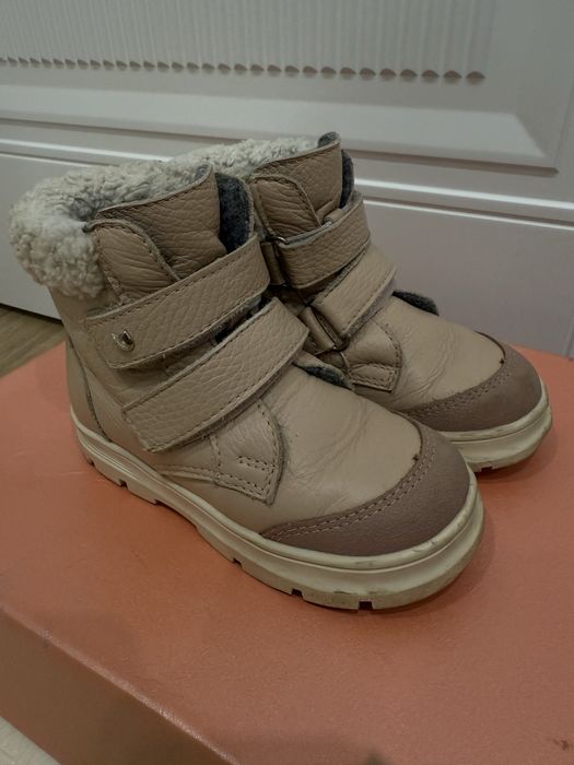 Ботинки демисезон 26 размер