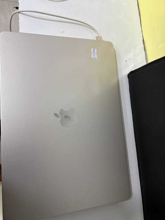 MacBook Air M3 2024 15" (ctg)staramanet