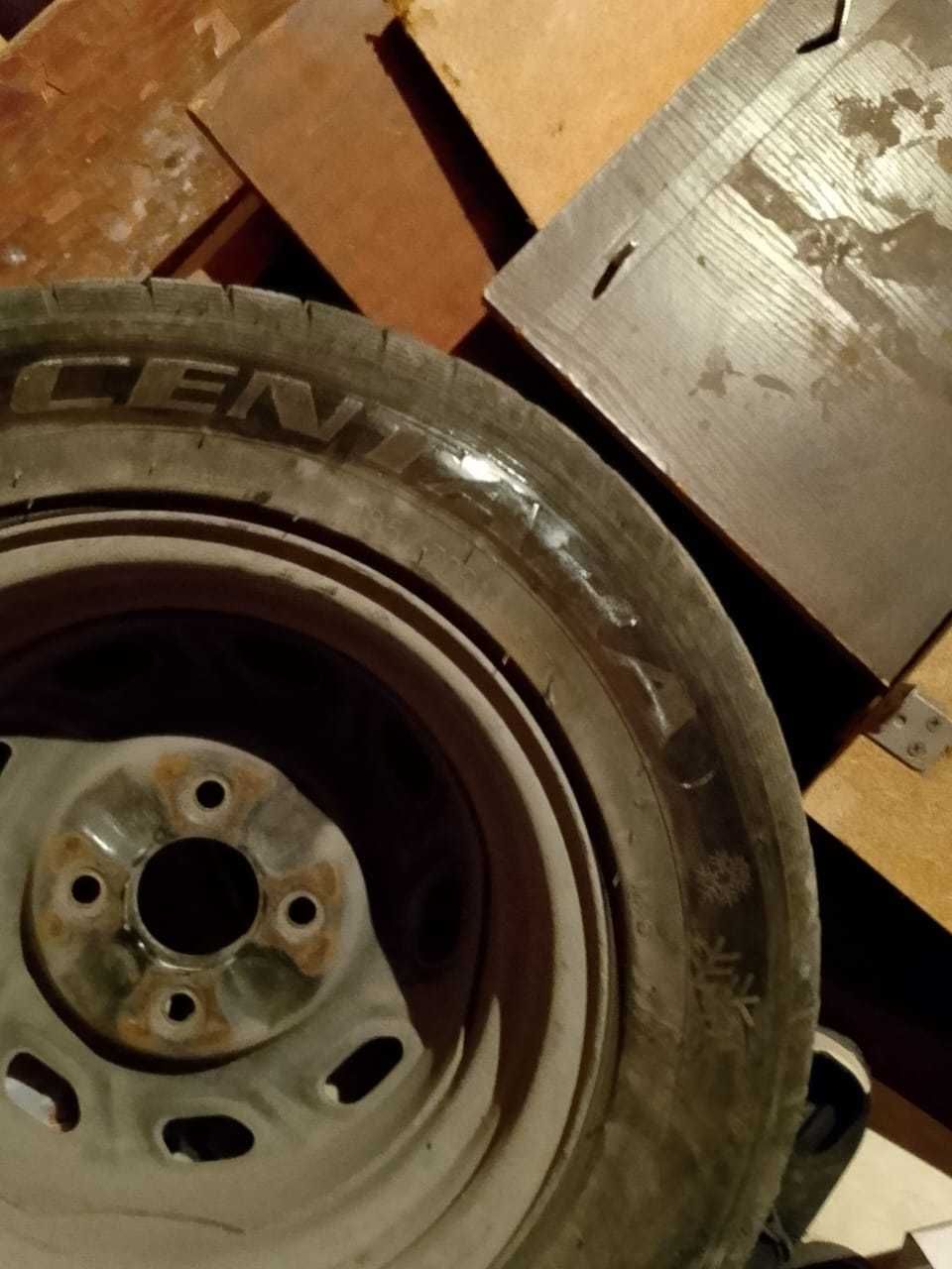 Зимние шины c дисками на Mitsubishi Space runner 185/70R14