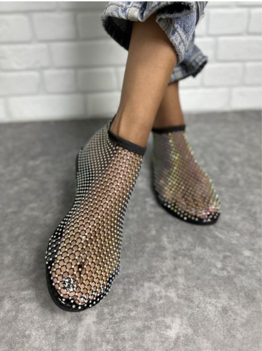 Продам сандали новые