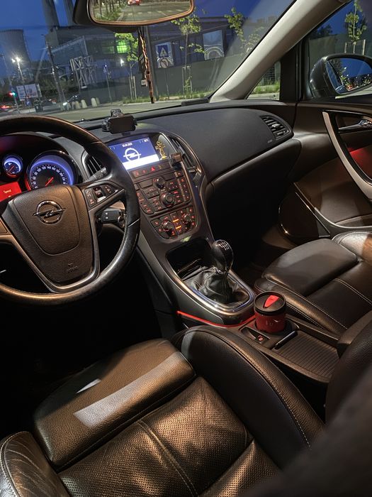 Opel Astra J 2011, 1.7 cdti 110 cp