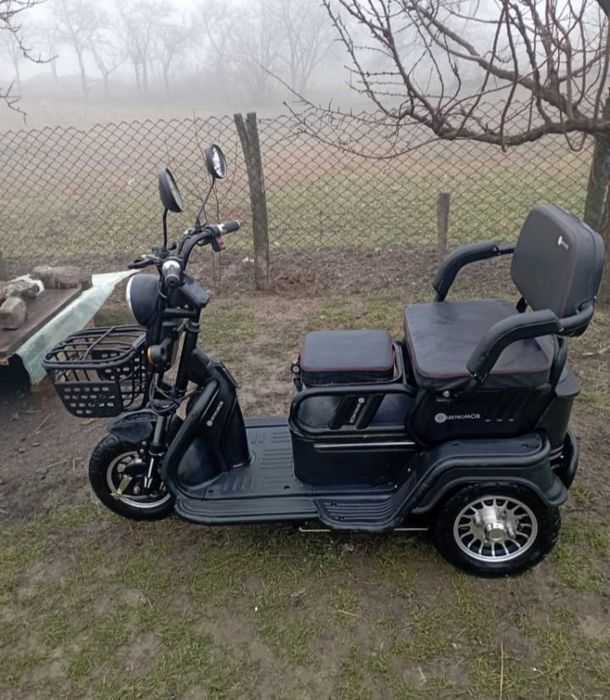 Vând scuter electric pentru bătrâni
