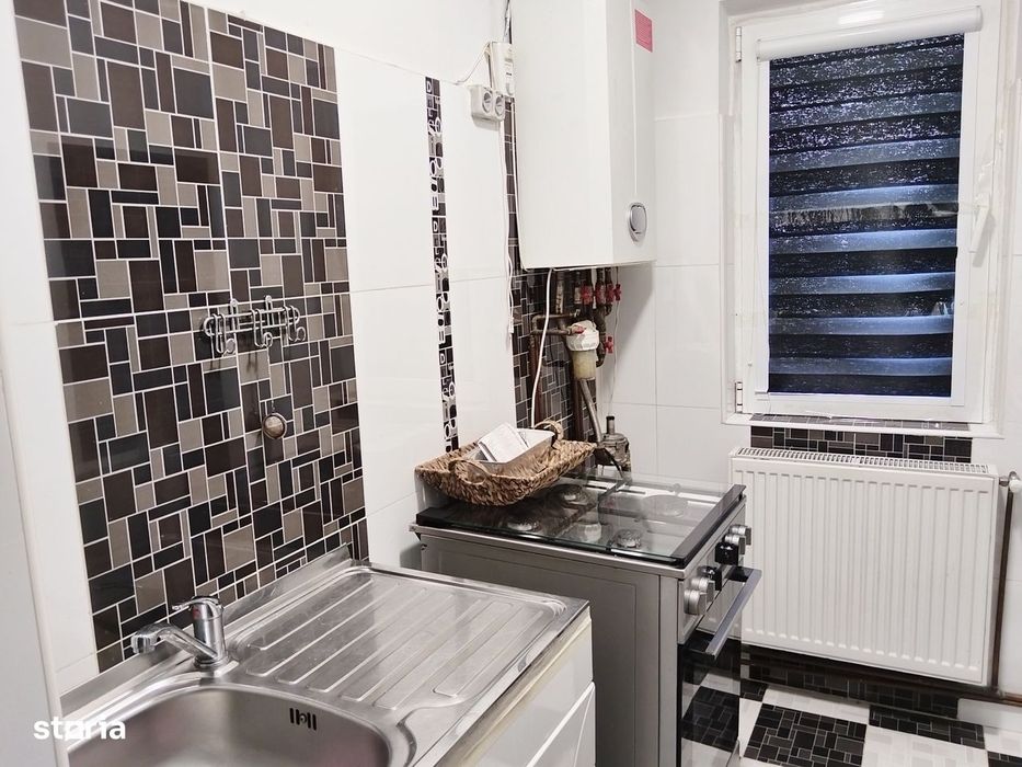 Apartament 3 camere, semidecomandat, Plopeni (ID:T472)