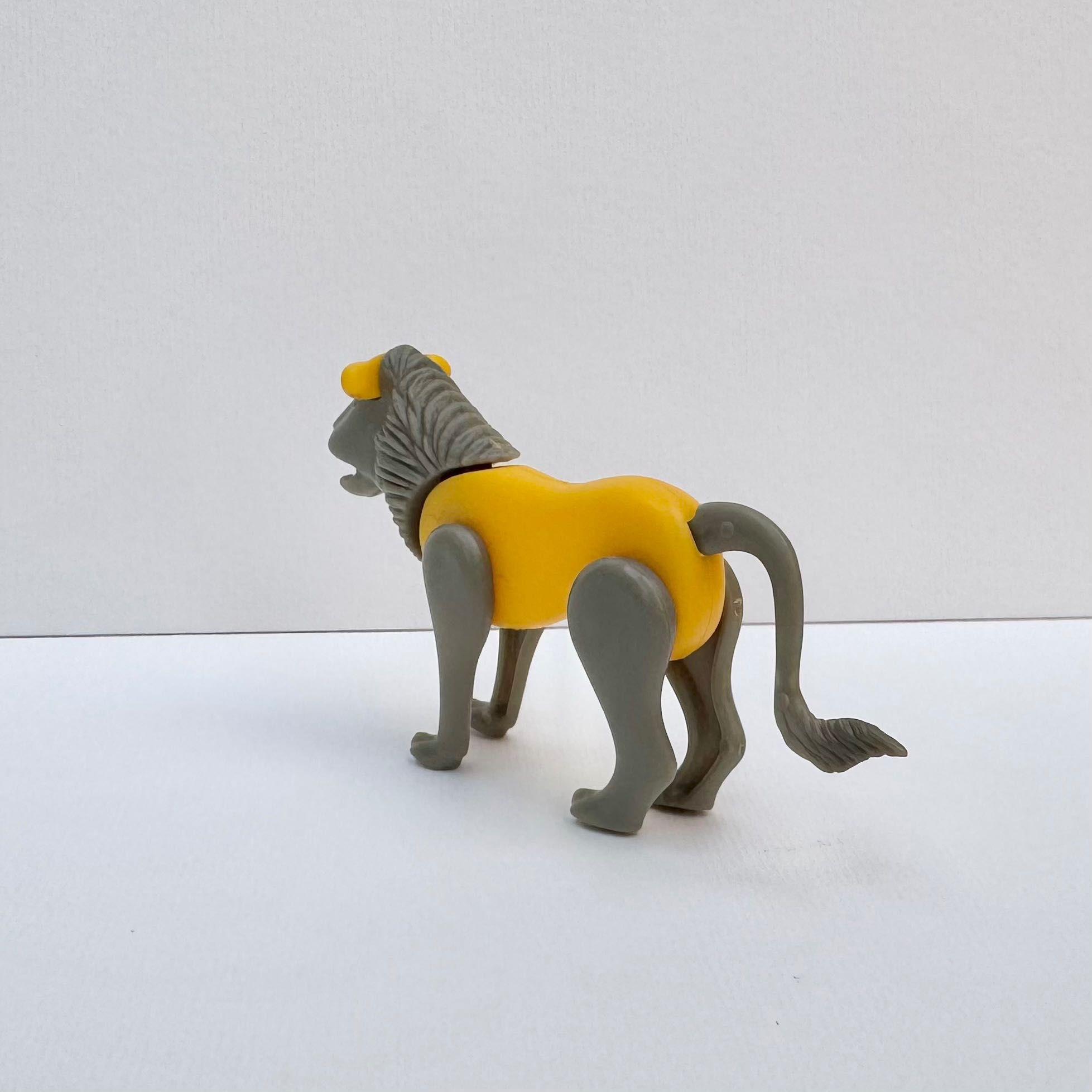 Киндер стара играчка Лъв от шоколадово яйце/ Kinder 1983