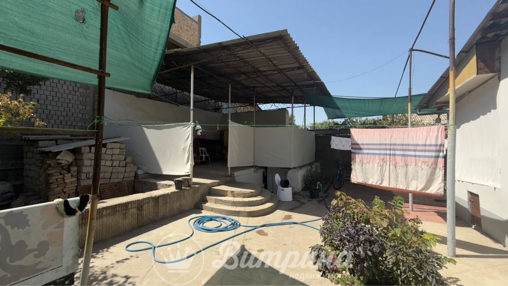 Продается участок 5 соток за базаром Малика