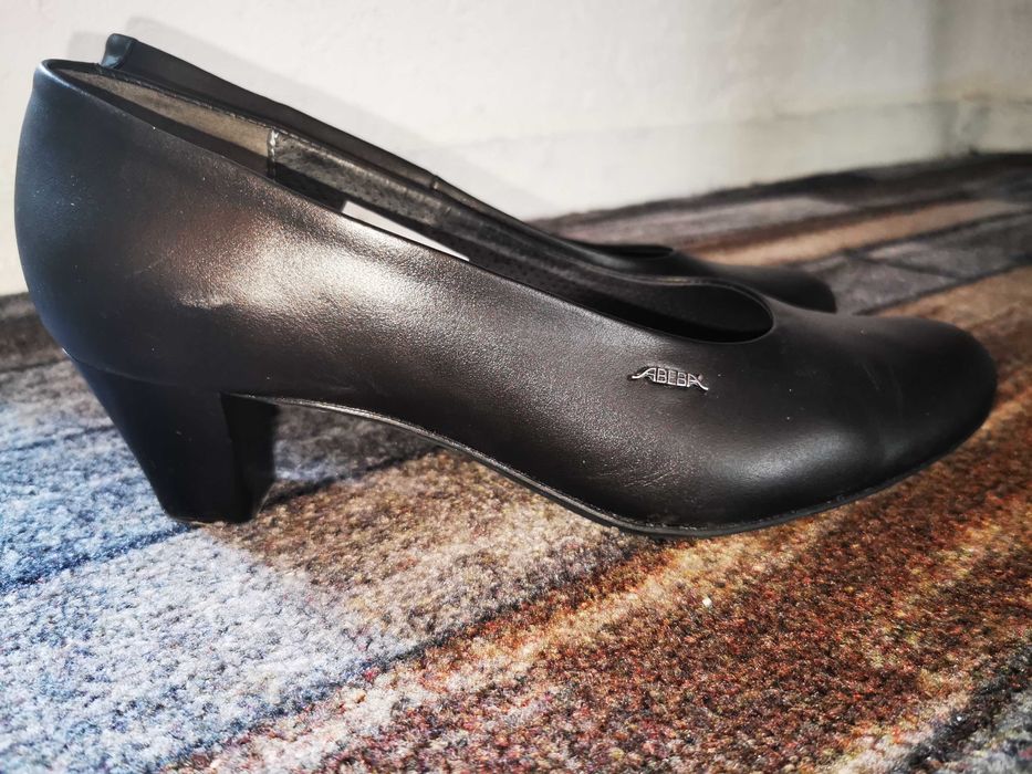 Pantofi din piele, marca Abeba, mărimea 42