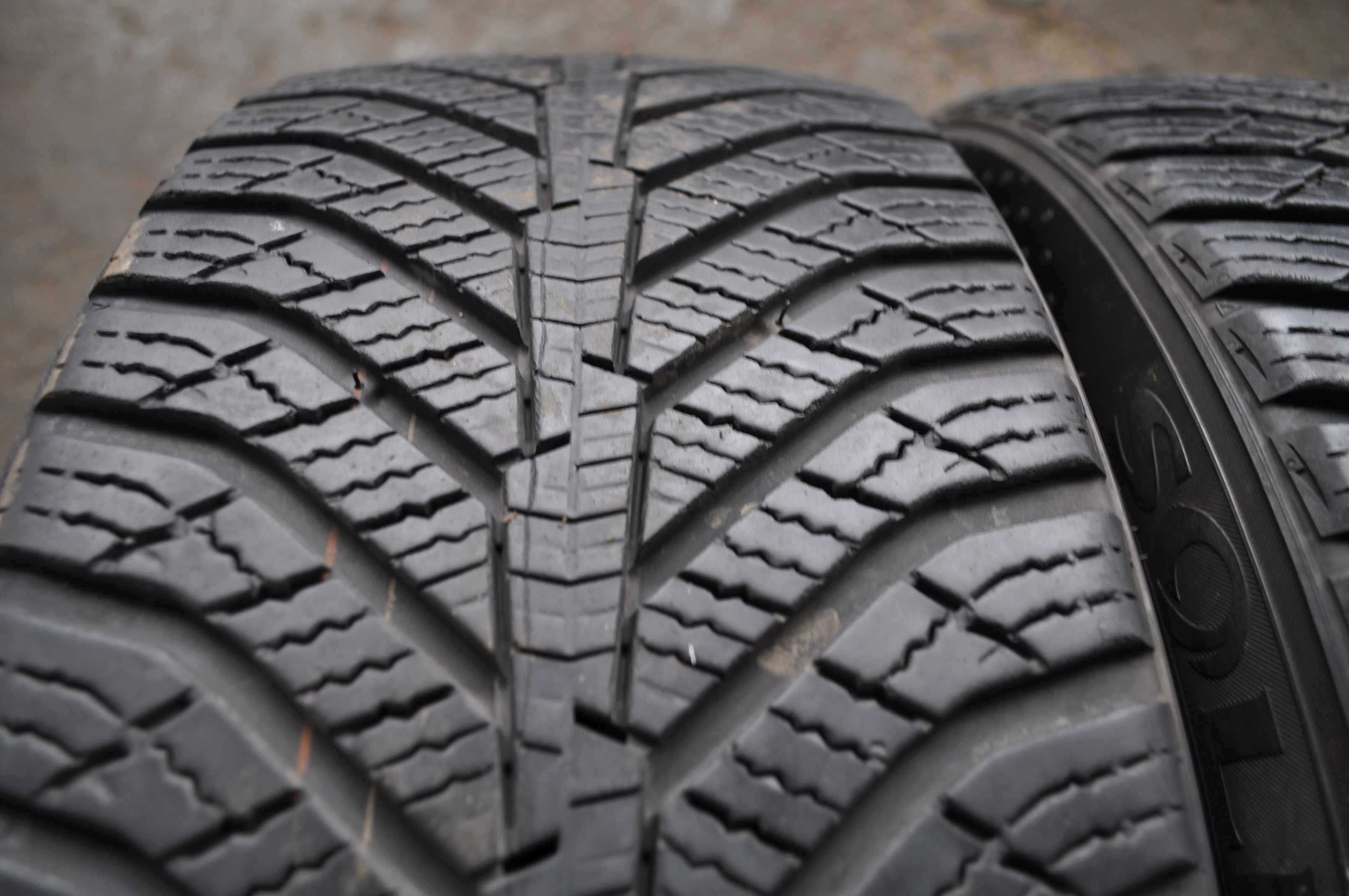 SET 2 Anvelope Iarna 225/45 R18 95V KUMHO Solus HA31 4 Seasons