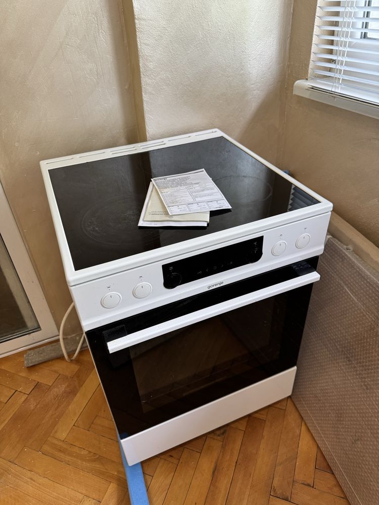 Свободно стояща фурна Gorenje