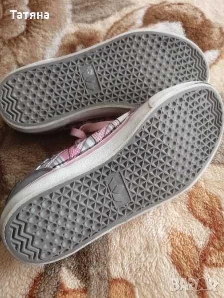 Два чифта маратонки за момиче,34 за 10 лв.