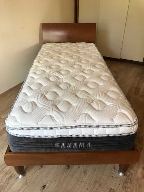 Гардероб 357/210, легло с матрак, скрин и кожено кресло