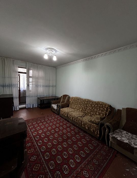 Чиланзар 8 квартал 2в3 комнатная